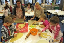 Weihnachtsbacken der Klasse 1a 2016 (6) (640x480)